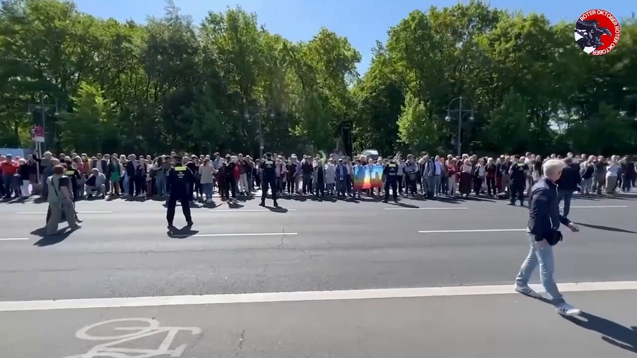 German citizens protest the presence of Ukrainian ambassador in Germany at the Ceremony in the monument to the fallen Soviet Soldiers