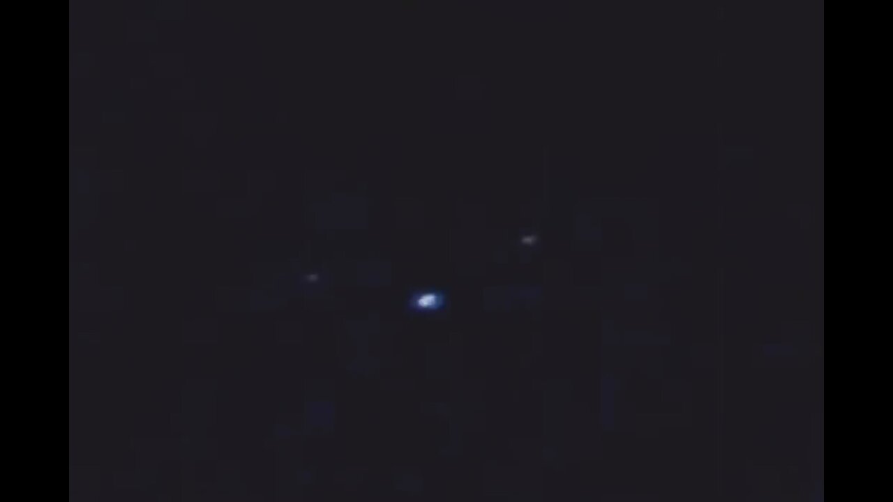 Pilot Shares Video of UFO Sightings