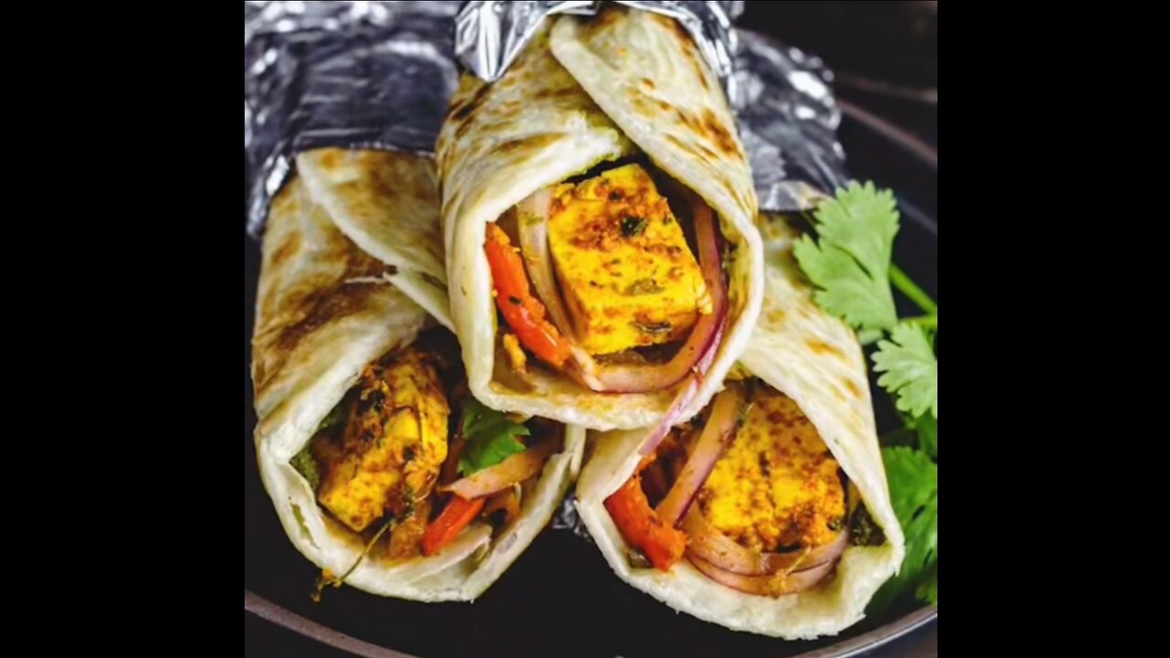 Paneer paratha roll/paneer roll