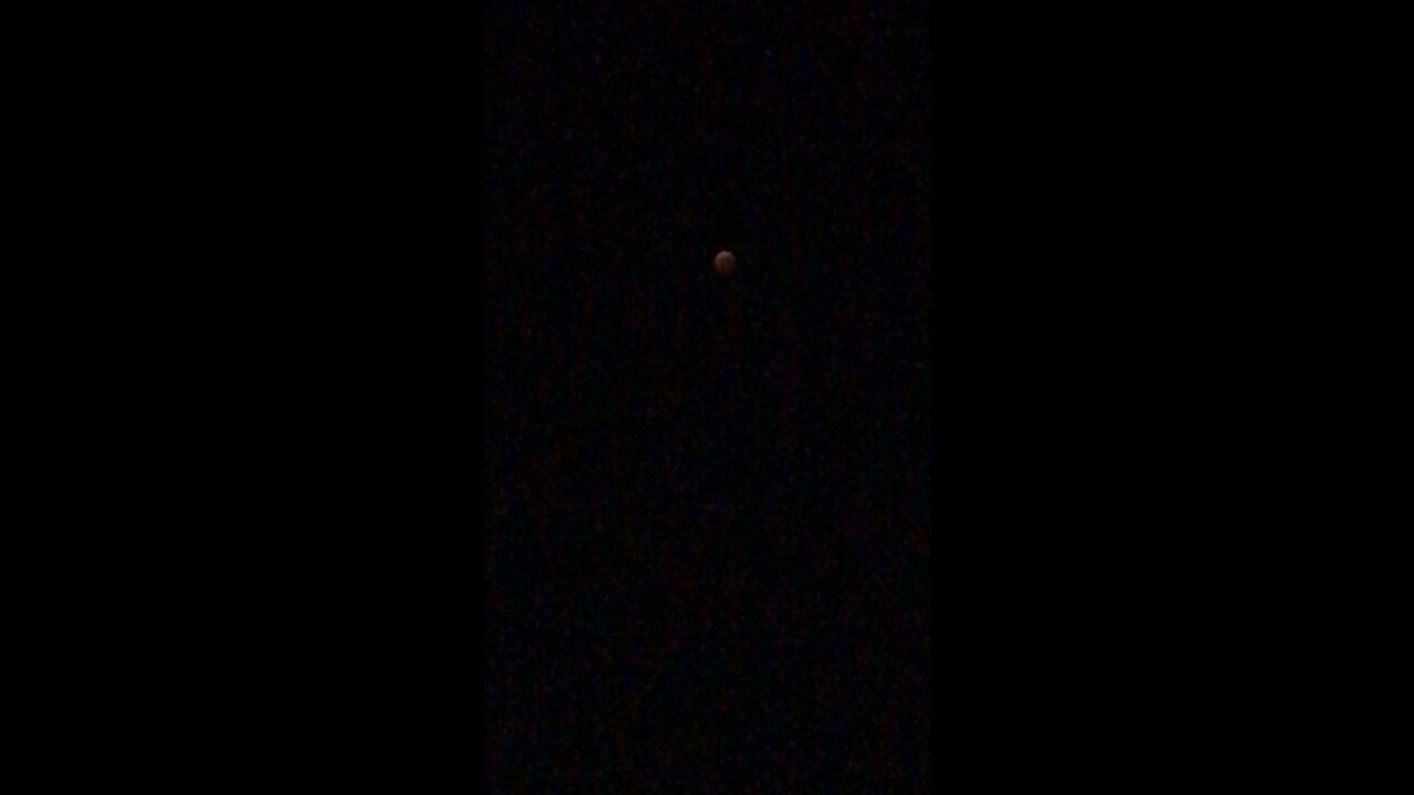 今日は皆既月食(月)