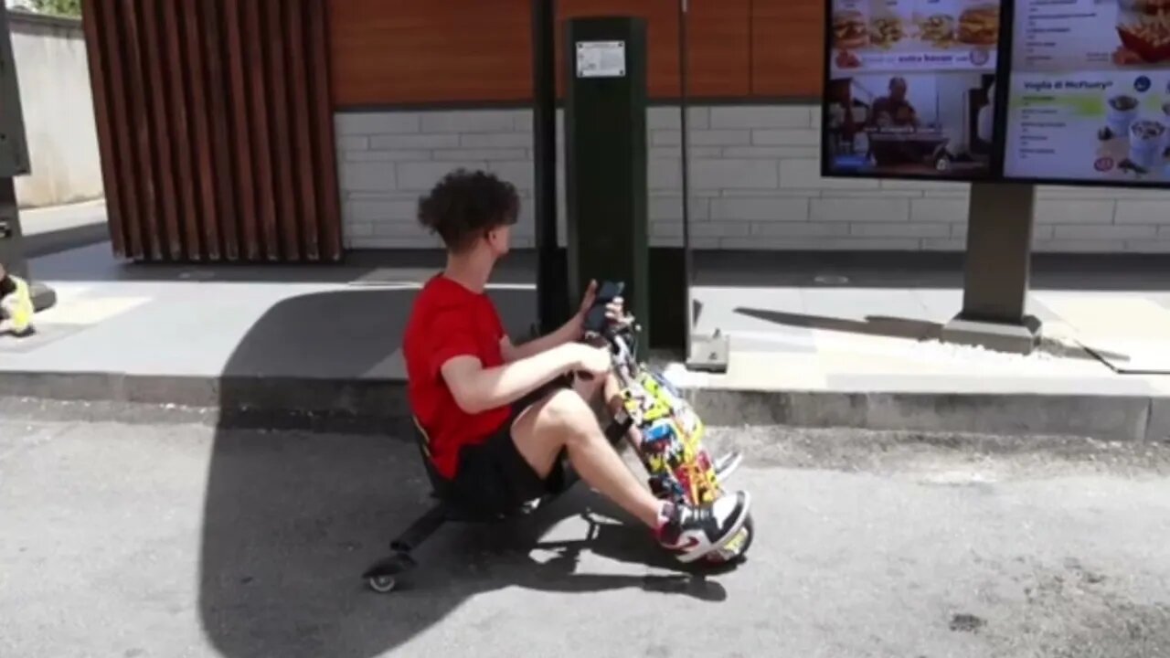 Come ordinare al MC Drive con un triciclo