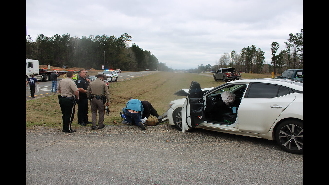 VEHICLES COLLIDE, BOTH DRIVERS HOSPITALIZED, LIVINGSTON TEXAS, 01/25/23...