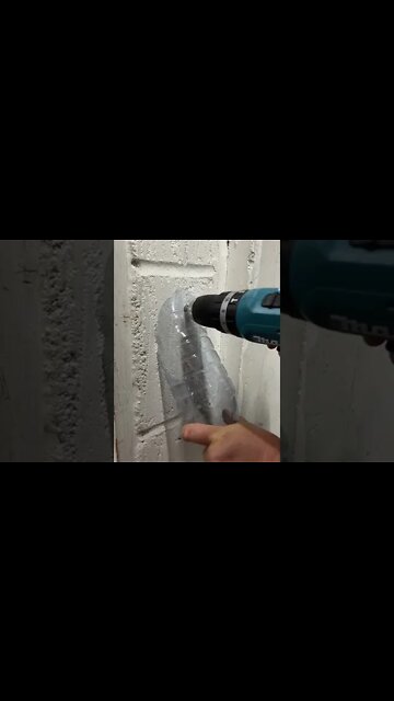 holes in the wall without dust on the floor @George Serbanescu @Tool_Tips @Cool Tool