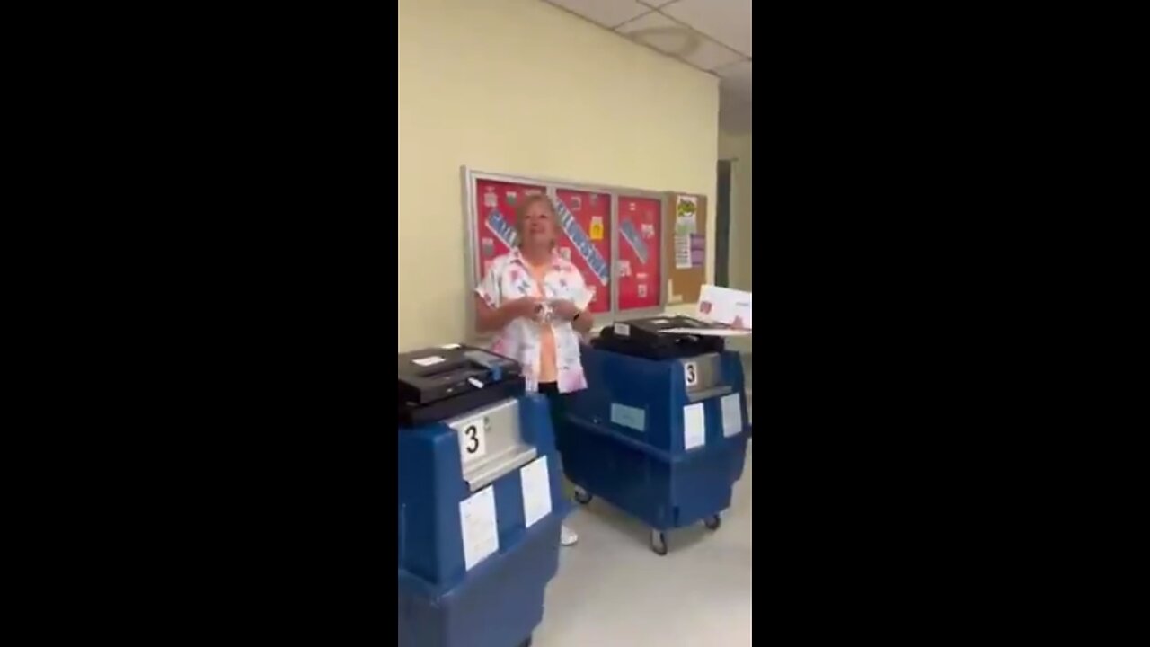 Poll worker in Maricopa County says “nothing is working for the last half hour."