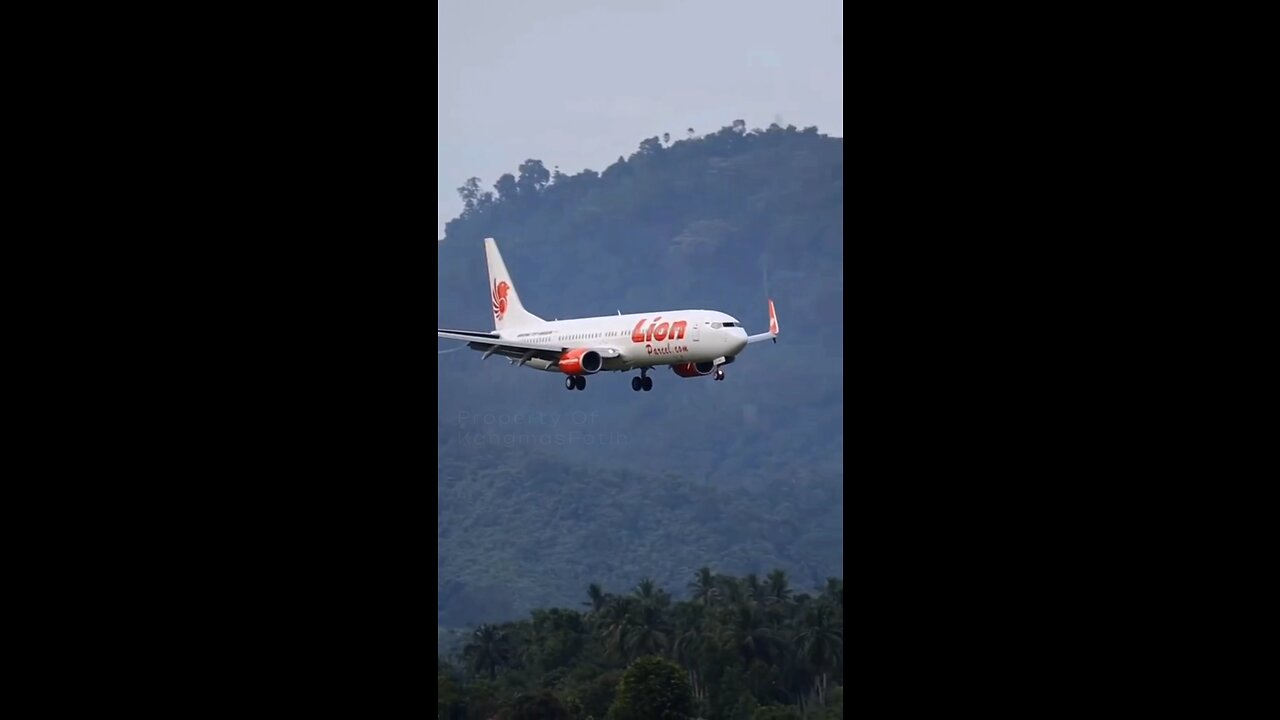 Exciting! Seconds of Lion Air landing