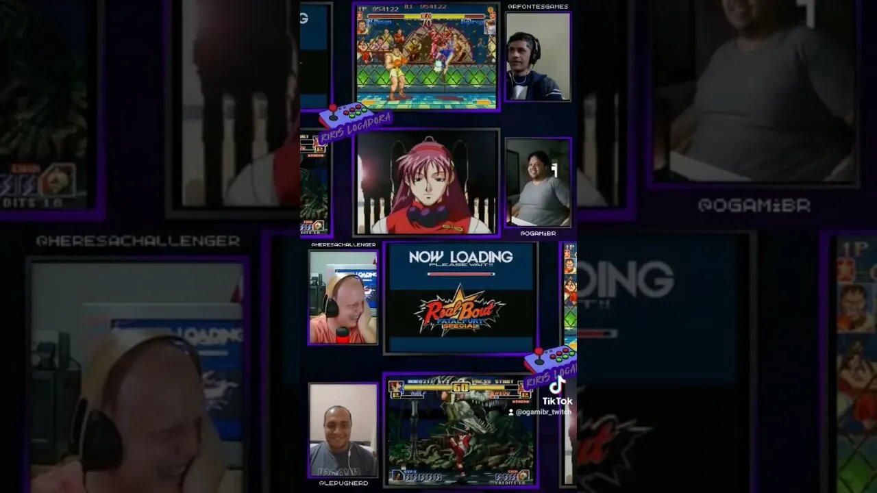 Um urso pimpão na locadora, com @heresachallenger , @rfontesgames , @lepugnerd e eu @ogamibr