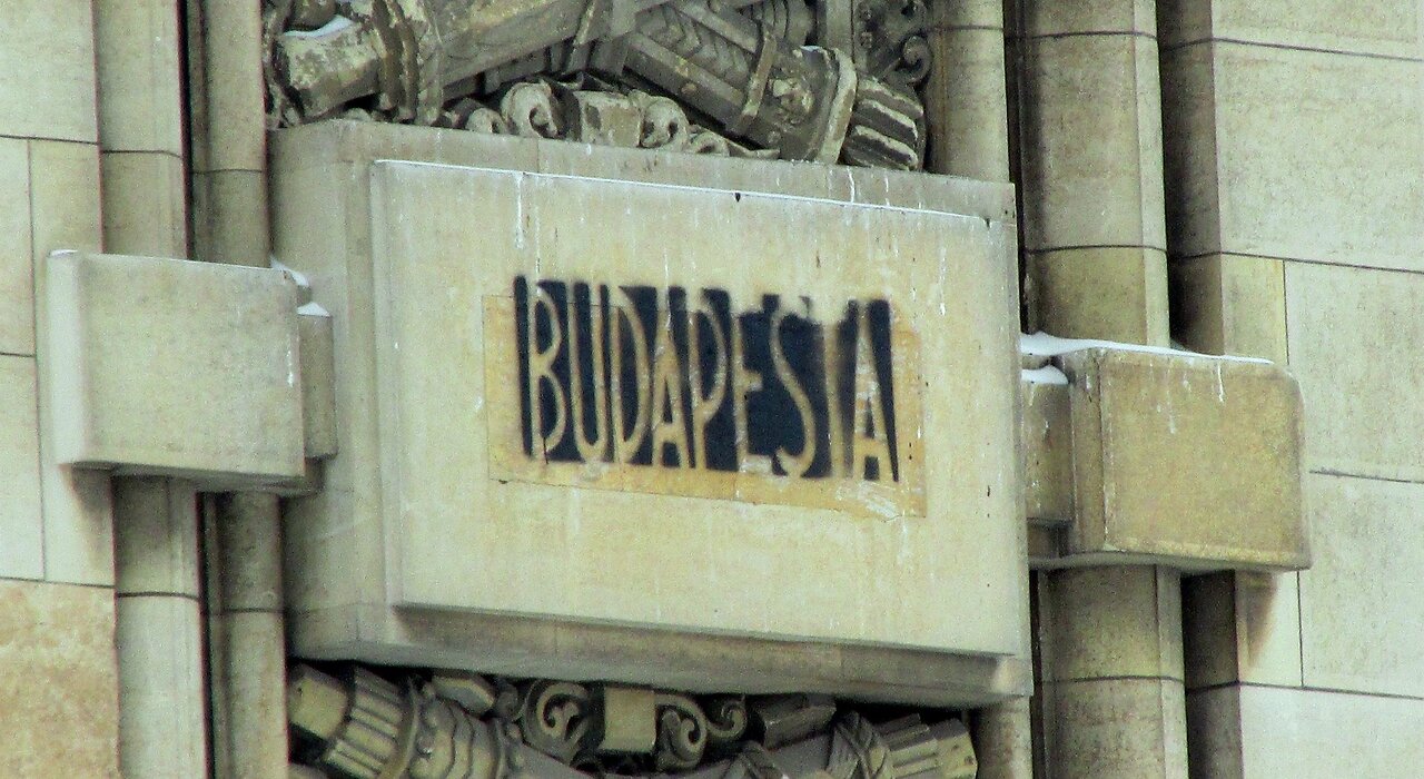 Acțiunea Budapesta înapoi pe Arcul de Triumf