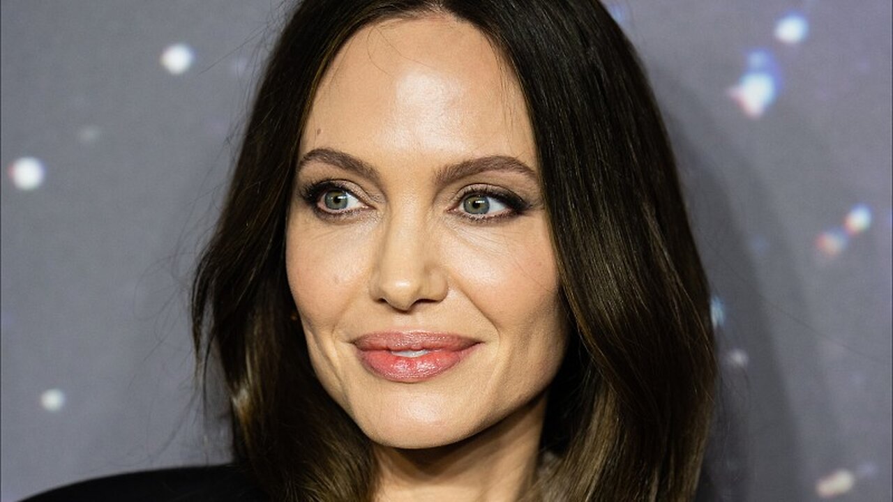 Angelina Jolie Interesting Facts