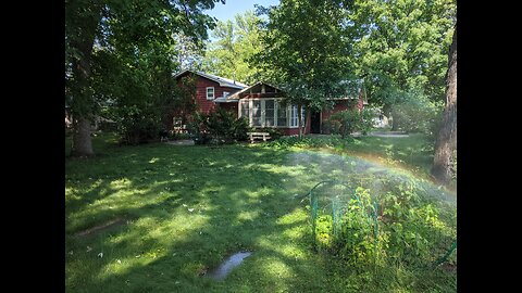 Redhouse 1/4 Acre Farm - Episode 26: Basking in the Briar and the Beat Goes On