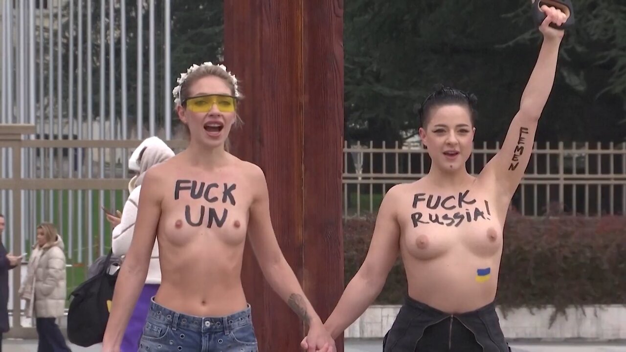 Geneva: 2 Ukrainian FEMEN activist staged a topless protest outside UN against Russia