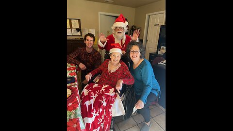 2023 Murrays on Christmas Day with Ellie at Dr. Trans