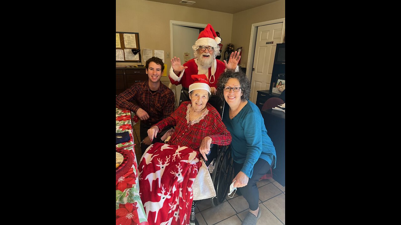 2023 Murrays on Christmas Day with Ellie at Dr. Trans
