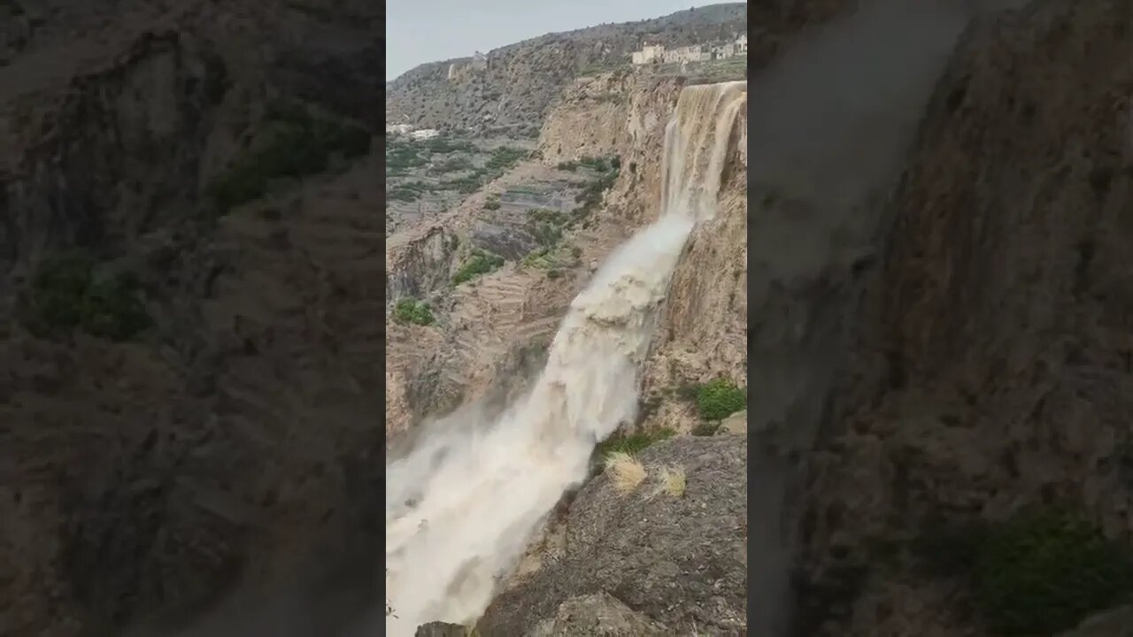 UN DILUVIO ENTERRÓ CASAS Y TODO EL PUEBLO EN OMÁN