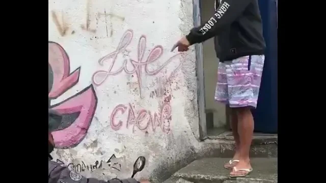 E SO NA MINHA QUEBRADA QUE E ASSIM ? OS CARAS SAO ASSIM NA SUA TAMBEM ? ( MEME ) ( VIRAL ) #shorts