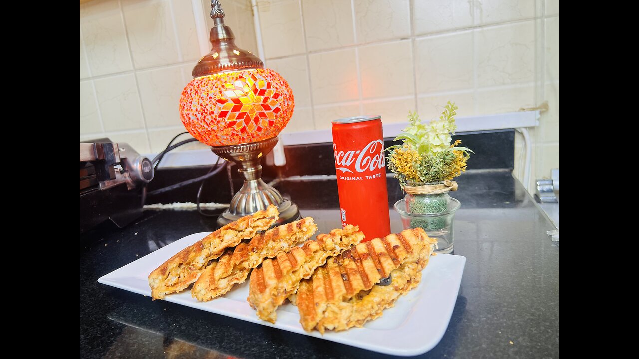 #Cheesy chicken sanwhich#yummlicious#sanckmeal