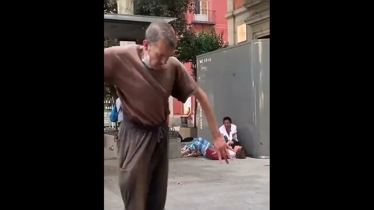 (Original) Old man moonwalking while a scene in the background