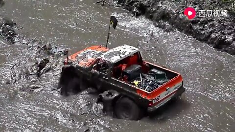 17: Look at the model car off-road, the vision is amazing, take a look.