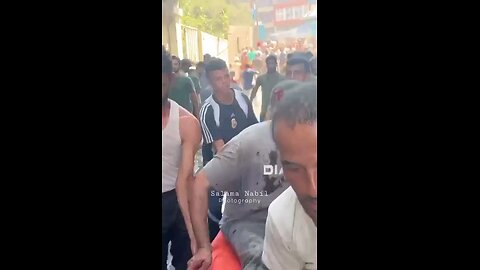 مشاهد مروعة من مجزرة النصيرات وسط قطاع غزة، حيث قصف الاحتلال مدرسة للأونروا، قبل قليل.