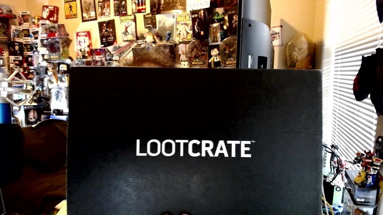 Attair Unboxes 2019 November Lootcrate Core Squad