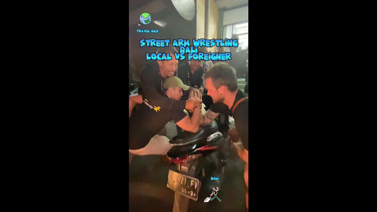 Street arm wrestling in Bali