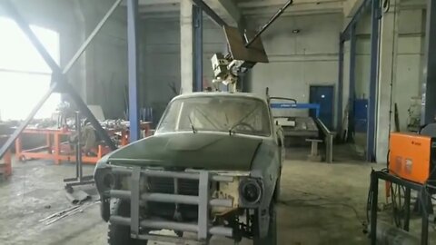 🔴 Ukrainian Engineers Add Remote Controlled Heavy Machine Gun To Old Soviet GAZ-24-10 Volga Sedan