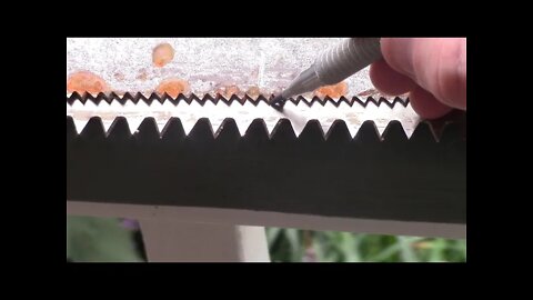 Modern vs Vintage handsaw