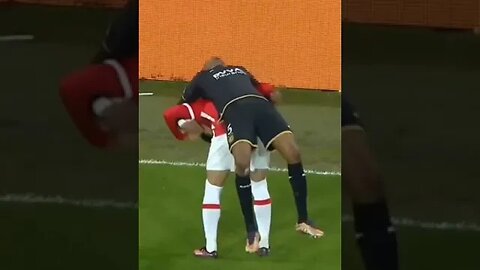 Respect moment in football ❤️#respect #football #footballmoments #pourtoi #foryoupage #fan #surprise