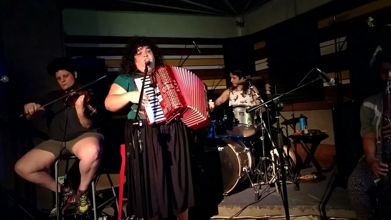 מיכל גולדשטיין - ילדה של קיץ