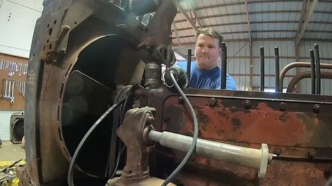 Farmall 400 Red Power Resurrection: EP: 5 Engine prep work- cylinder cleaning....