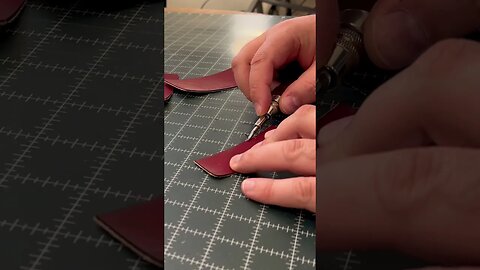 Satisfying leather edge beveling