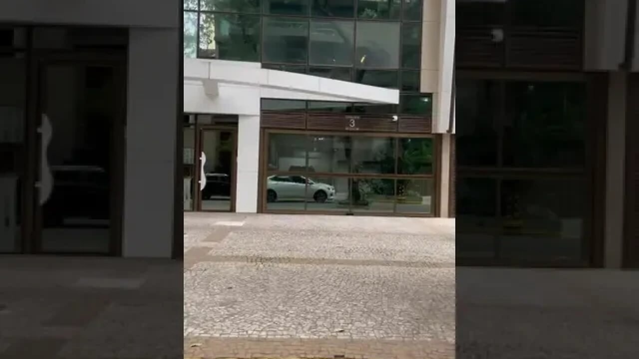Quem nunca fez isso ? Passar só para ficar olhando seu carro #shorts