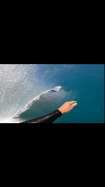 Wtf! the inside of a breaking wave is mind blowing!