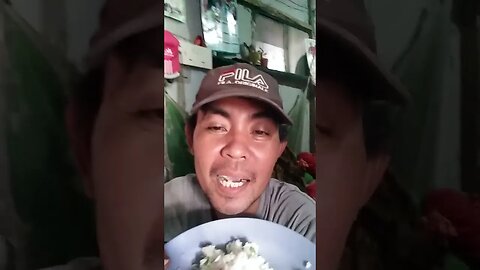 Makan nasi sama pete yang kecil-kecil