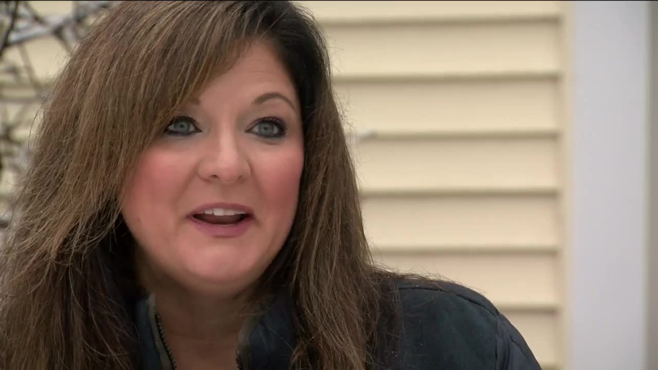 West Bend mother waiting 8 months for unemployment pay forced to borrow money from teen son