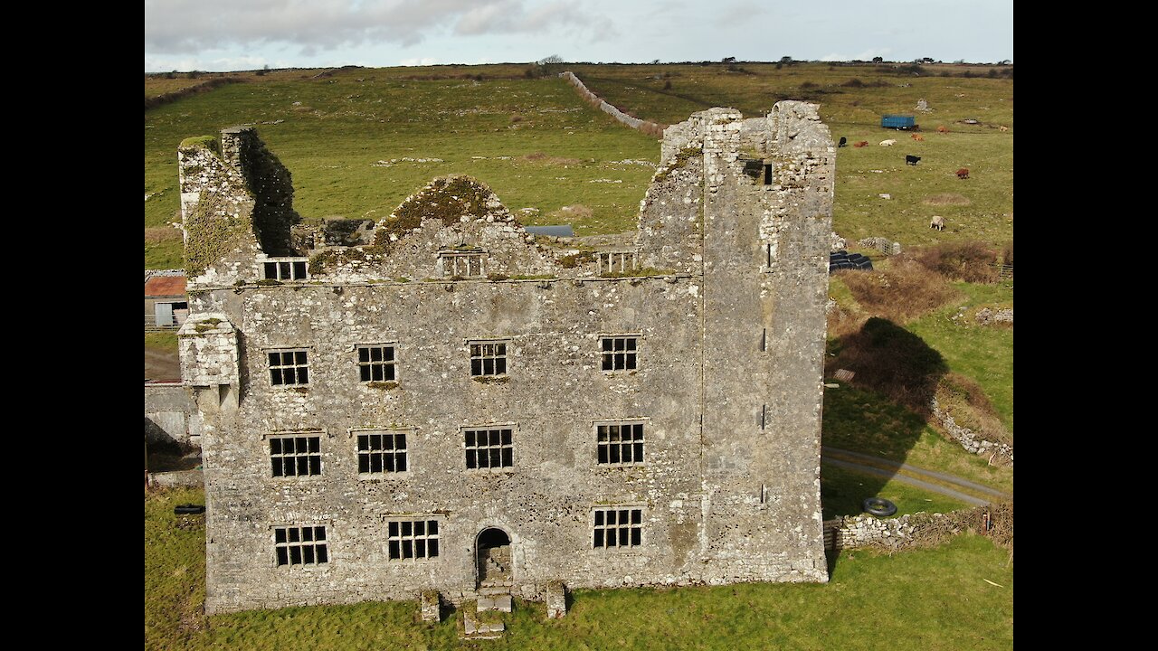 Leamaneh Castle 15th-century tower house