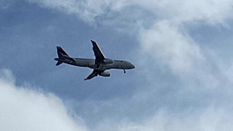Airbus A320NEO PR-YSG vindo de Belém do Pará e Airbus A320 PR-MBG vindo de Guarulhos para Fortaleza