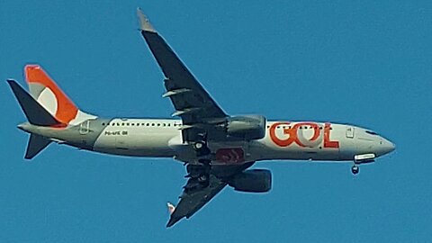 Boeing 737-800 PR-GTG coming from Guarulhos and Boeing 737 MAX 8 PS-GPE from Salvador to Fortaleza