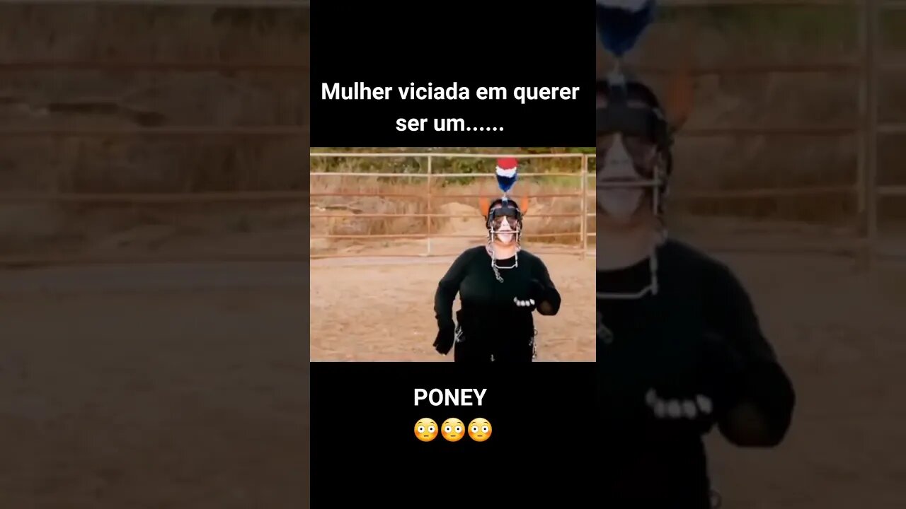 MULHER É VICIADA EM SER UM PONEY #shortsvideo
