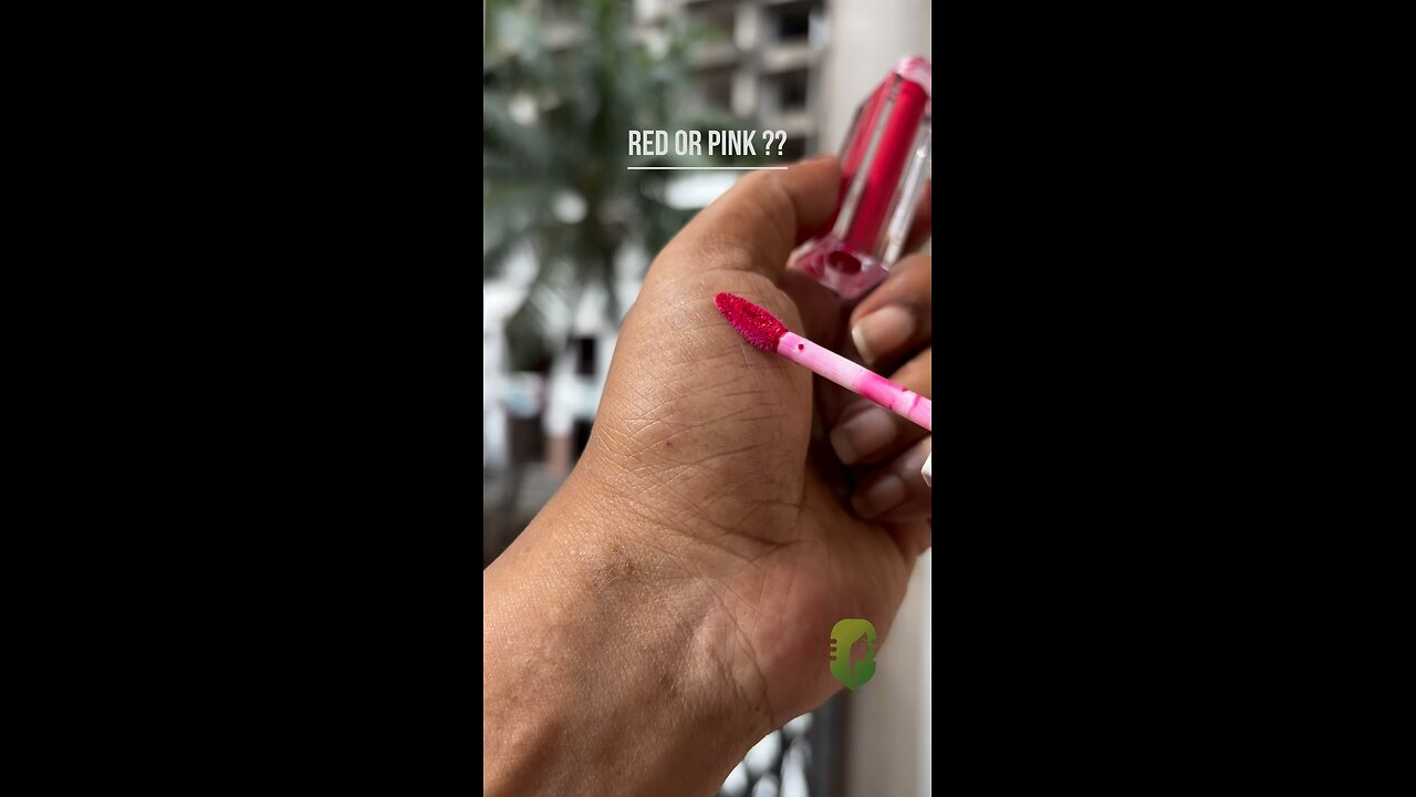 Red or pink ? Insight Matte Lip Ink shade 24 loco #lipstickswatch #lipstickswatches