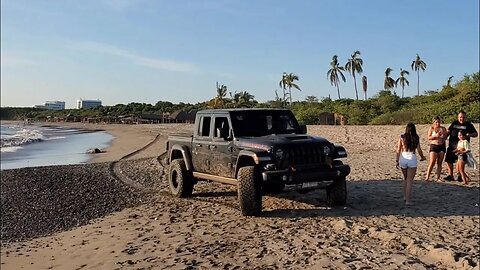 Backpacking Mexico Pt.41 "Giant Turtles, Vultures & CROCS"