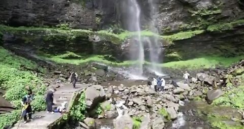 Female tourist was killed when a rolling stone fell from the Waya Mountain scenic spot in China.