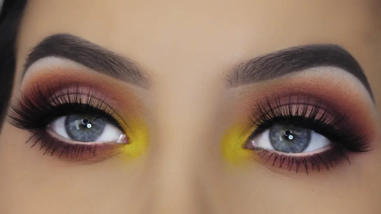 MAKEUP TREND TUTORIAL | NEON INNER CORNER