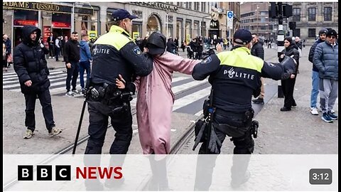 Israeli football fans attacked in Amsterdam, officials say | BBC