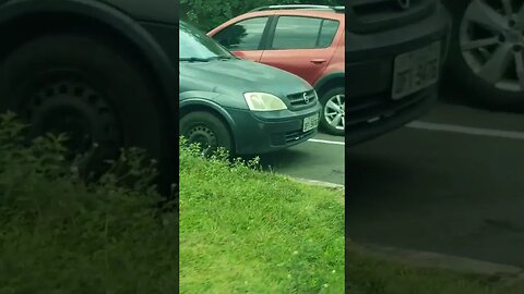 é nojento prefeita de Valinhos coloca 1 guarda da GCM em cada escola mas não manutenção da escola
