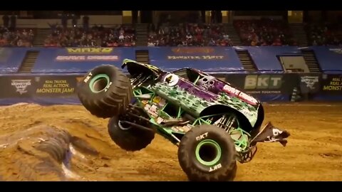 MONSTER JAM = SEE WHAT HAPPENS DURING THE VIDEO = Léo Sócrates