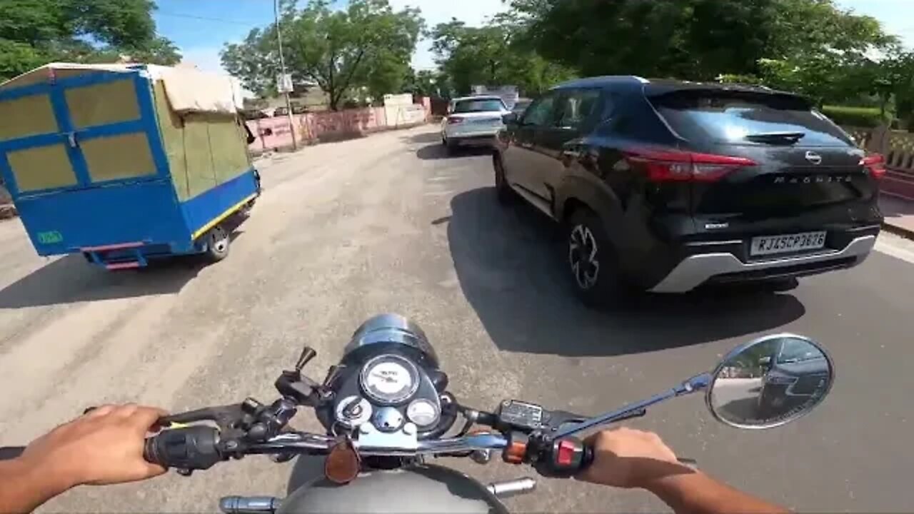 🏍️ picking up brother from Jaipur bus stand | Royal Enfield classic 350 | jaswantboo