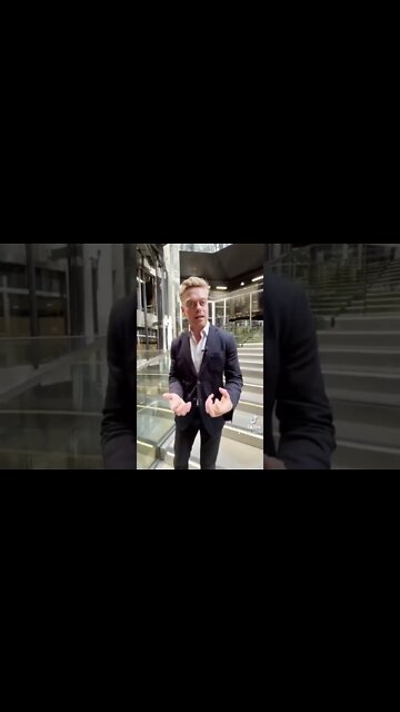 Should we compliment girls right when we have met them? Watch this #dating #datingadvice #london