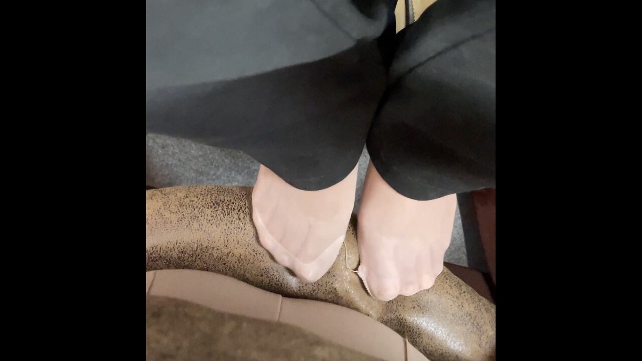 While on set of Ginny and Georgia did some feet modeling with flats