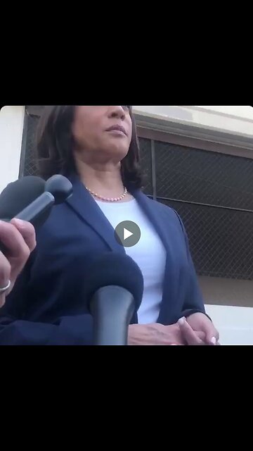 Here's Kamala calling mandatory gun confiscation a "great idea" that she'd do...