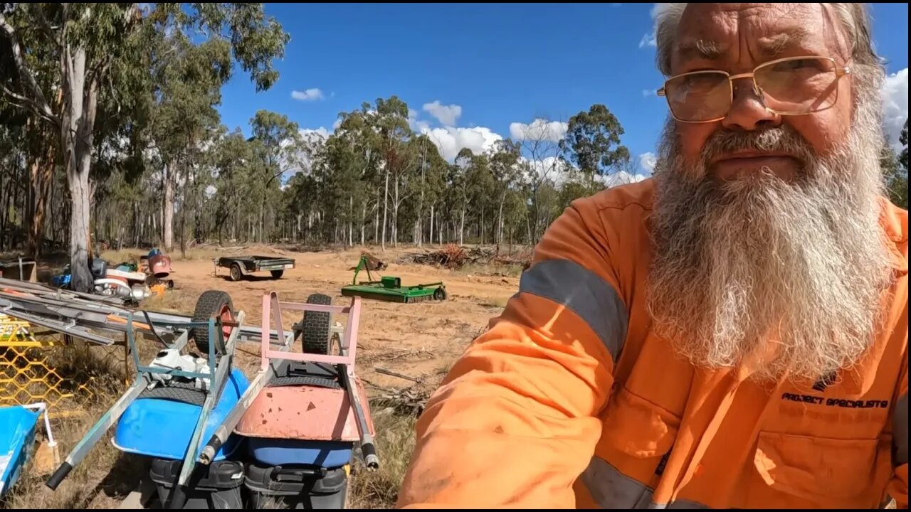 Moving YUK #farm #offgridhomestead #queenslandaustralia #dog #offgridliving #offgridfarm #offgrid